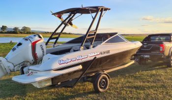 Victoria Open wake 2018 Motor Evinrude 135h 80 horas de uso full