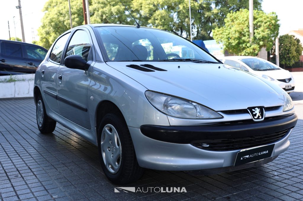 PEUGEOT 206 1.6 XR 5P L99