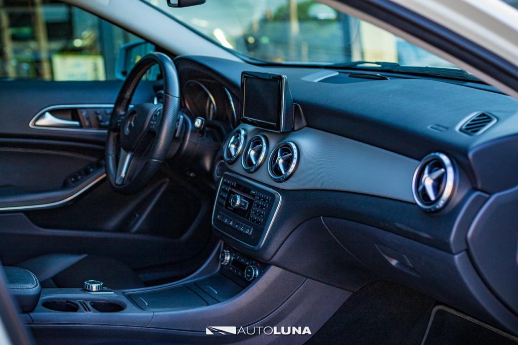 Mercedes-Benz GLA 250 4MATIC URBAN