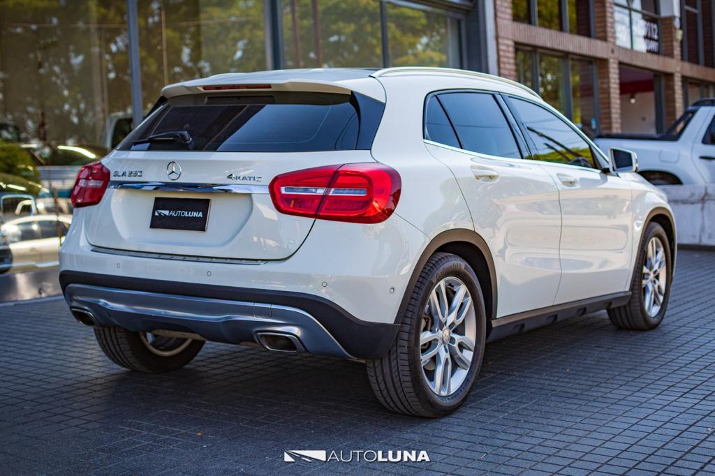 Mercedes-Benz GLA 250 4MATIC URBAN