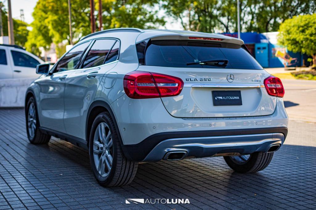Mercedes-Benz GLA 250 4MATIC URBAN