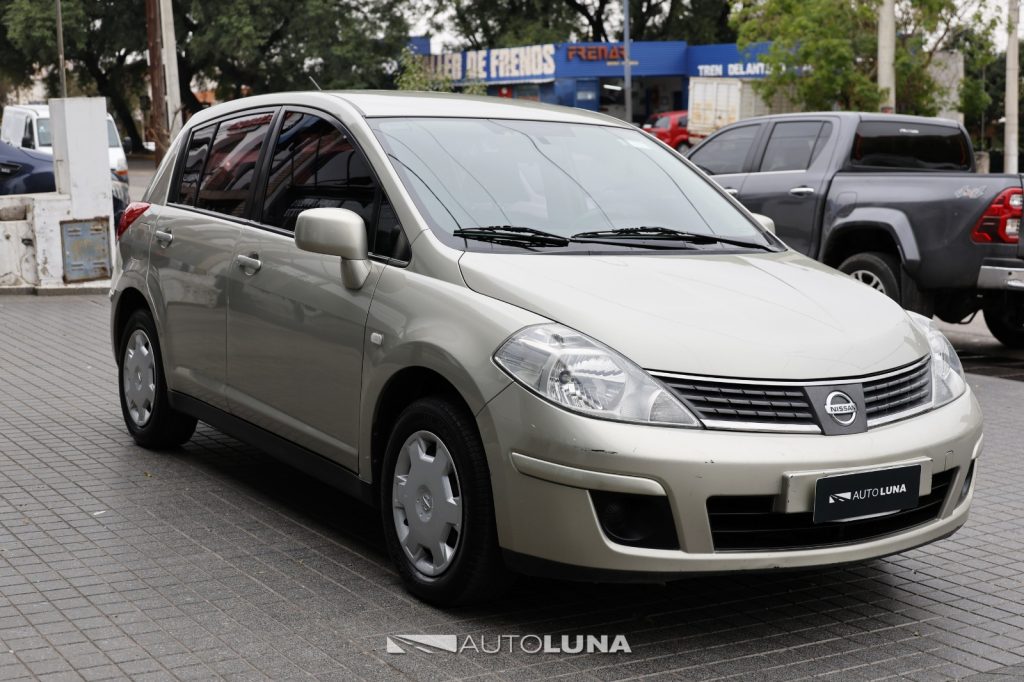NISSAN TIIDA 1.8 VISIA 5P L08