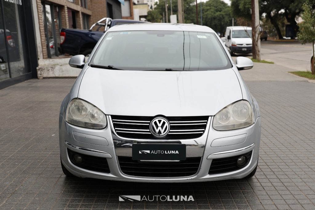 VOLKSWAGEN VENTO 2.5 170HP LUXURY L07