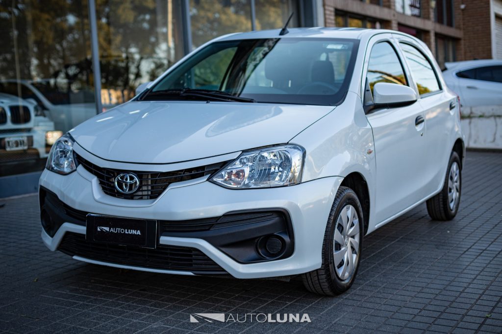 TOYOTA ETIOS 1.5 X MT6 5P