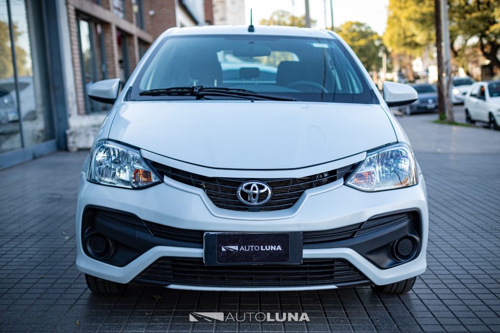 TOYOTA ETIOS 1.5 X MT6 5P