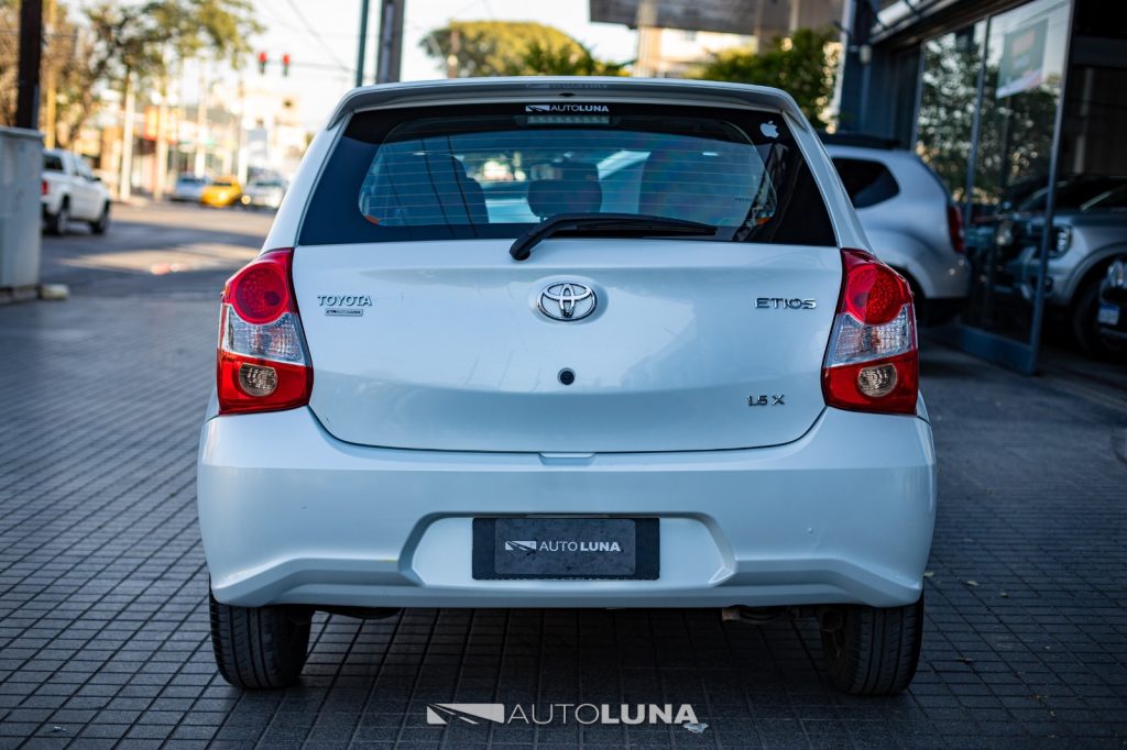 TOYOTA ETIOS 1.5 X MT6 5P