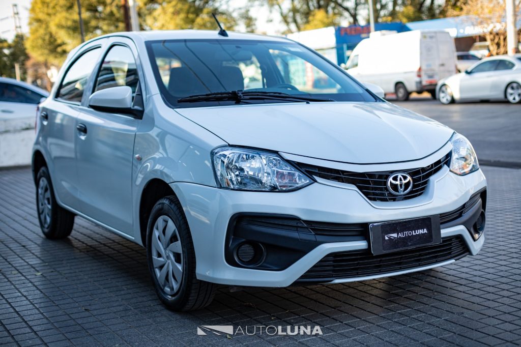 TOYOTA ETIOS 1.5 X MT6 5P