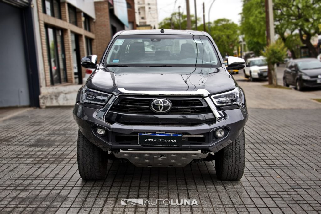 TOYOTA HILUX 2.8 TDI 4X4 DC SRX AT6 L21