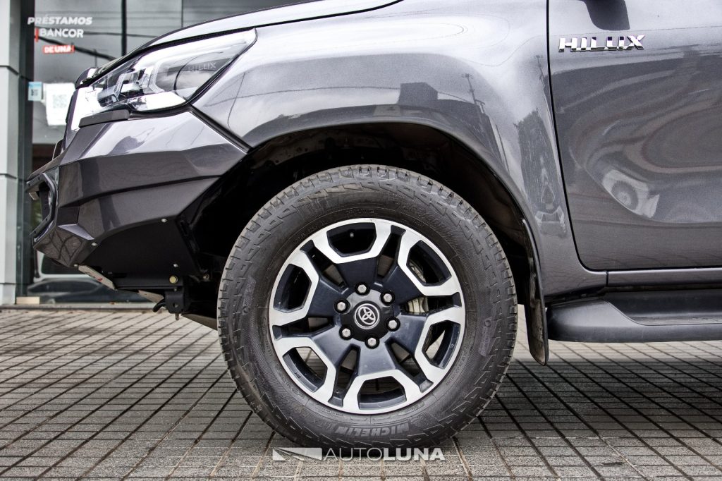 TOYOTA HILUX 2.8 TDI 4X4 DC SRX AT6 L21