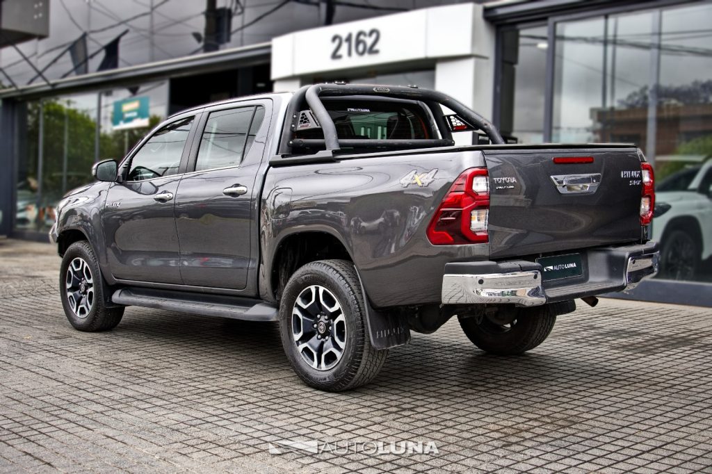 TOYOTA HILUX 2.8 TDI 4X4 DC SRX AT6 L21