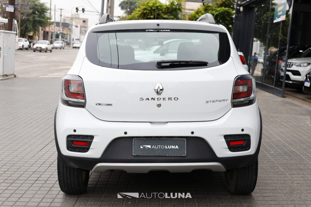 RENAULT SANDERO STEPWAY 1.6 VOLCOM L18