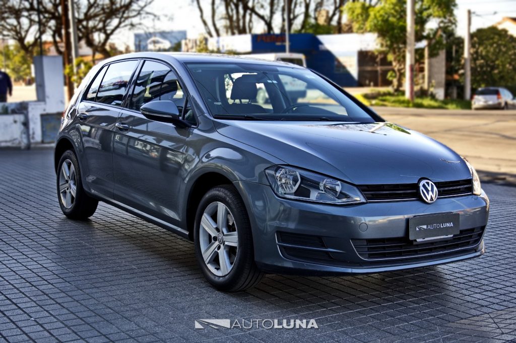 VOLKSWAGEN GOLF 1.6 VII FSI TRENDLINE L15