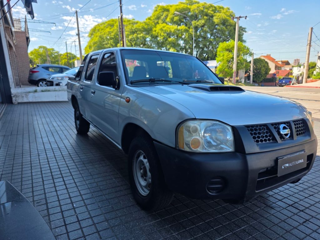 NISSAN FRONTIER 2.5 4X2 NP 300 L10